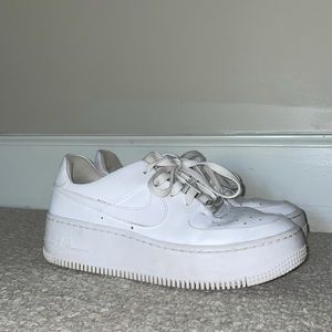 Nike Air Force sage low